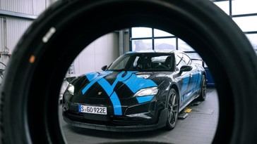 Pirelli y Porsche presentan el innovador neumático P Zero Trofeo RS para el Taycan Turbo GT